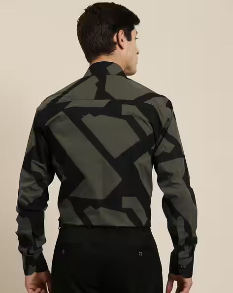Men Printed Slim Fit Shirt with Patch Pocket