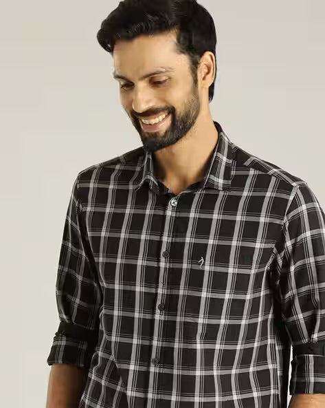 Men Checked Slim Fit Shirt