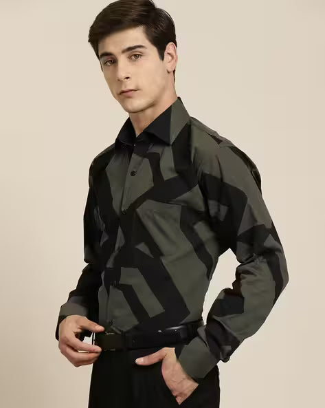 Men Printed Slim Fit Shirt with Patch Pocket