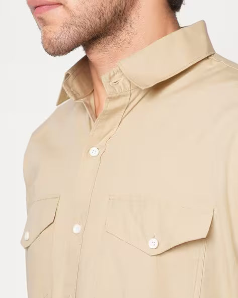 Men Regular Fit Shirt with Spread Collar & Curved Hemline